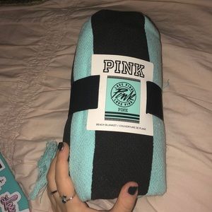 PINK VICTORIA SECRET BEACH BLANKET NEVER USED